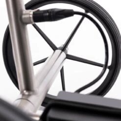 Ticad Voyage Elektrotrolley 17 Ticad Voyage Elektrotrolley -Golfausrüstung 07 TiCad Voyage Akkustecker Web 1280x1280